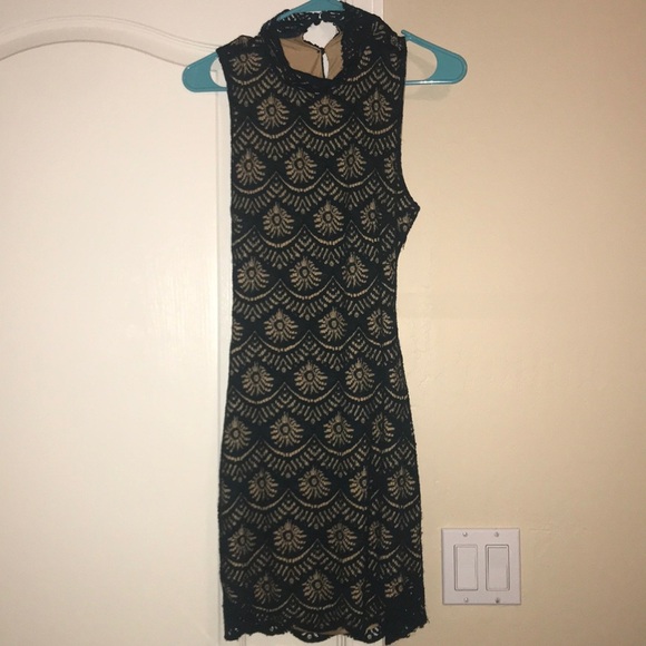 Lace Green Dress - Picture 2 of 3